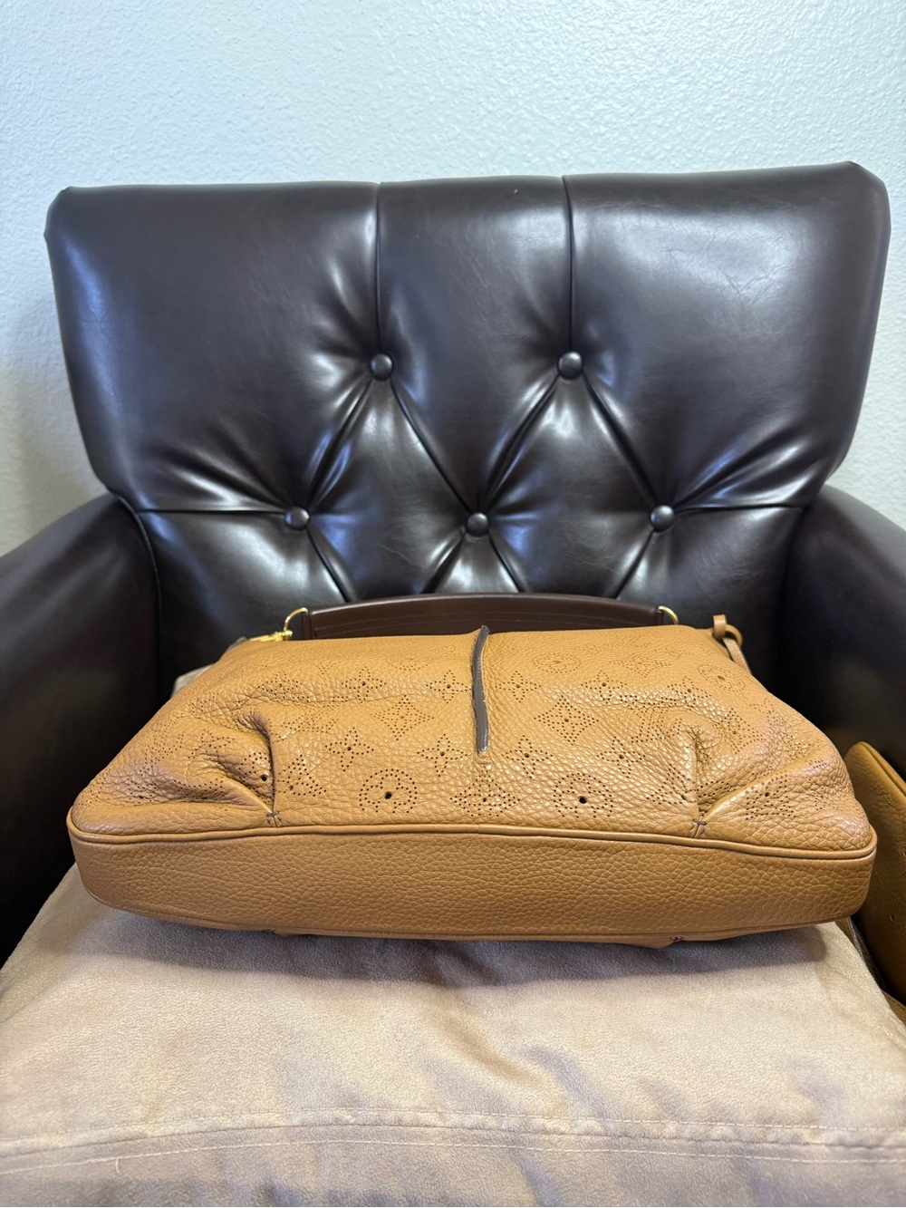 AUTH. LOUIS VUITTON MAHINA SERENE MM 2-Way Handbag/Shoulderbag-Caramel-🔥🔥 - Picture 8 of 16